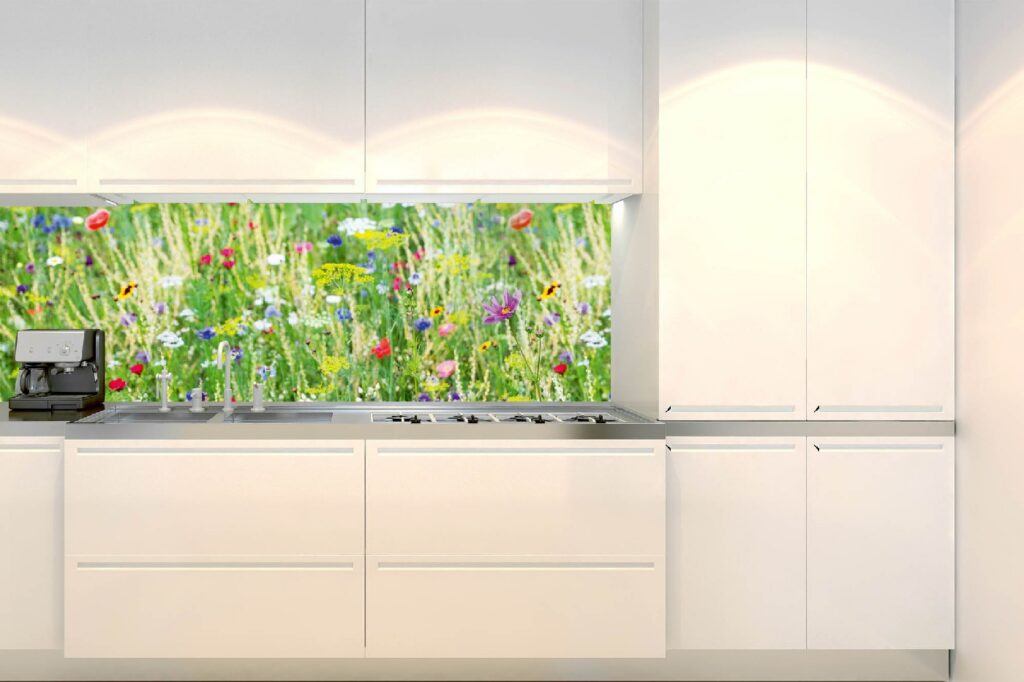 Küchenrückwand Folie - Wiese mit Blumen
